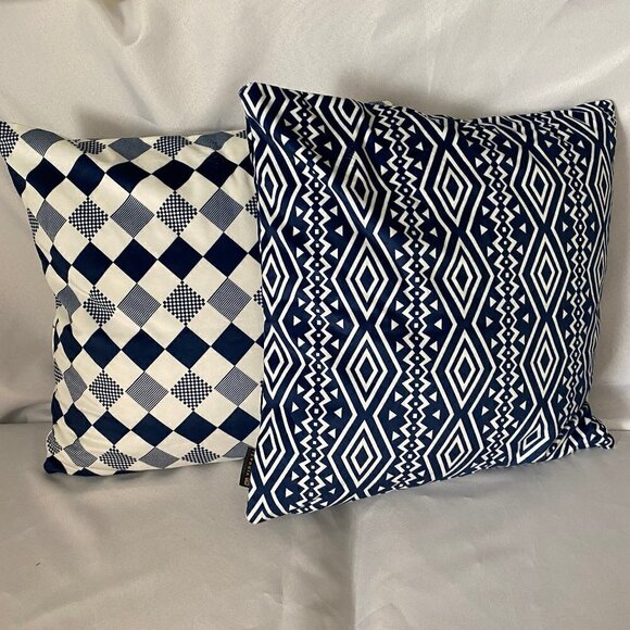 2 Piece Harlequin & Graphic Design Navy Blue & White Accent Pillow Case Set - Picture 5 of 6